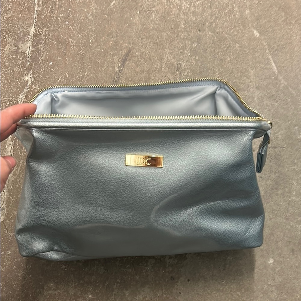 IDC‎ Women's cosmetic bag
